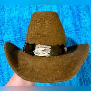 Vintage Baileys Cowboy Hat, 6 3/4. Original box included.
